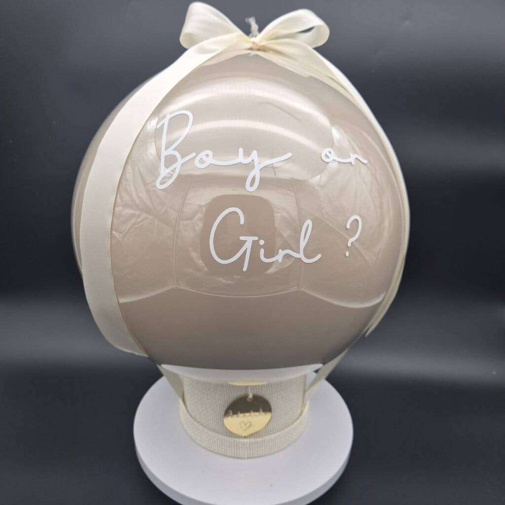 Balon de grossesse personnalisé "Boy or Girl ?" pour annonce de sexe de bébé.