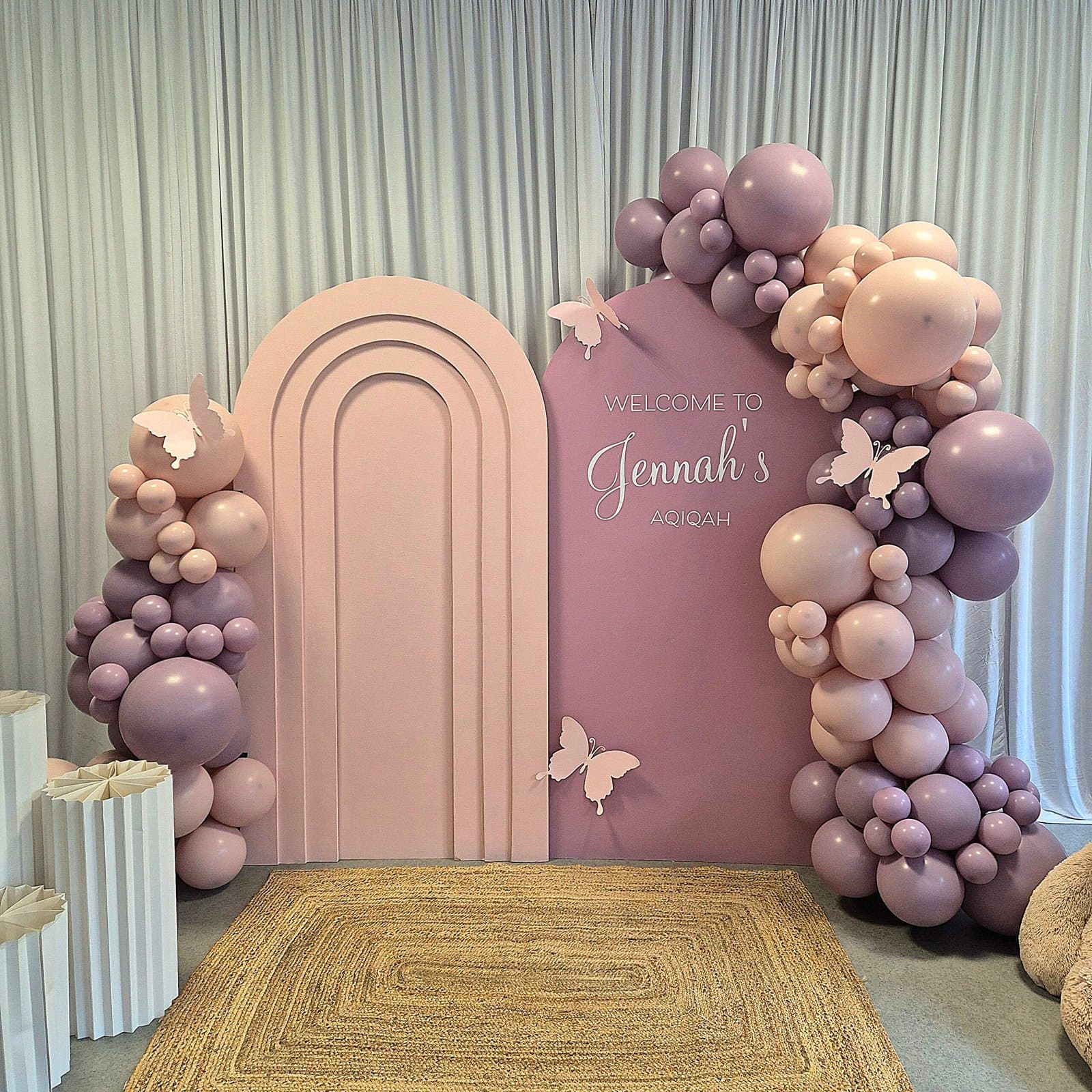 Décoration de ballons pastel roses et violets pour décoration de fête bébé à Metz