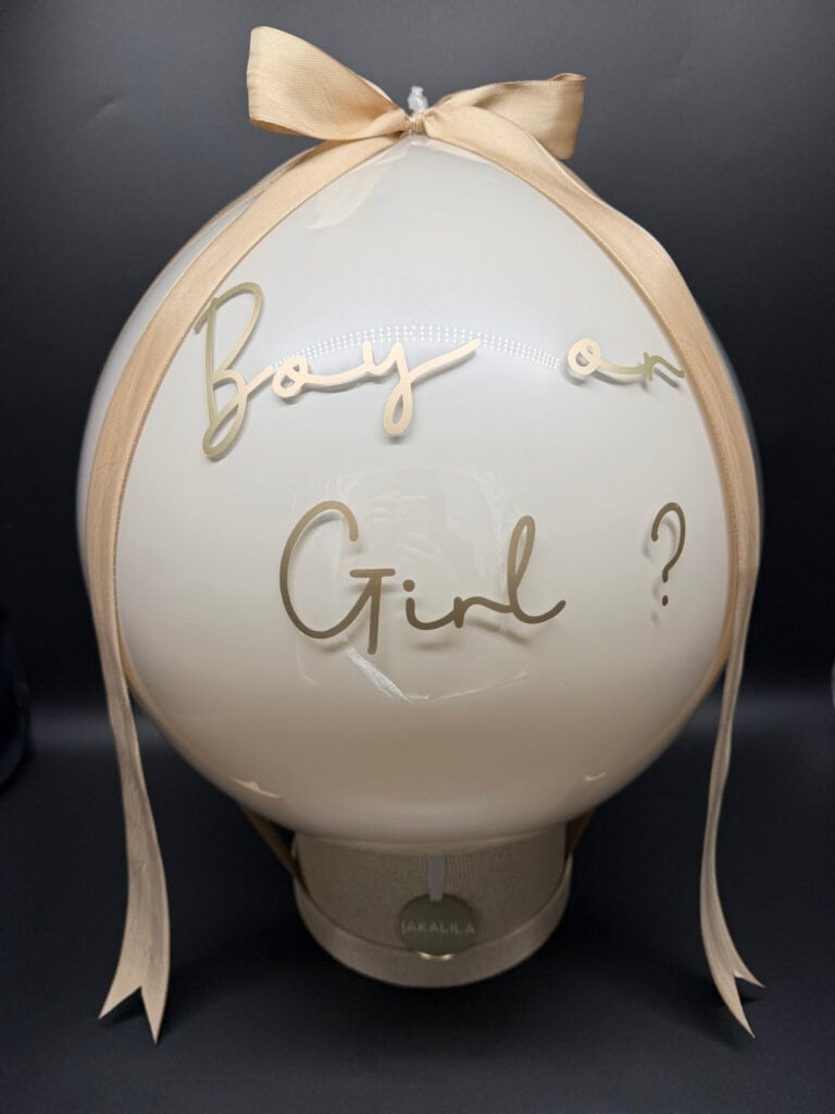 Ballons bulles pour gender reveal avec message "Boy ou Girl ?" pour annoncer une future naissance à Luxembourg